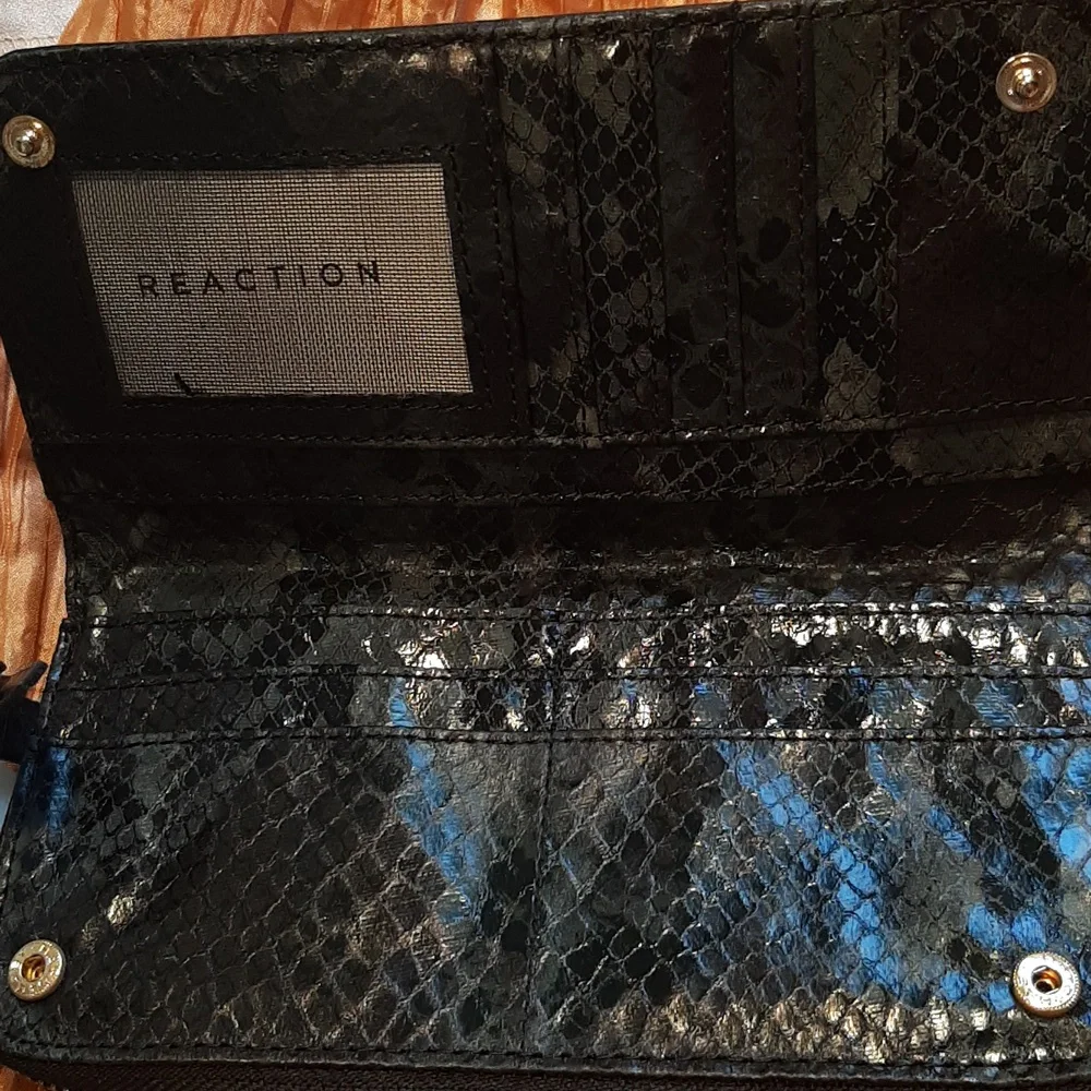 Kenneth Cole Reaction Black Textured Clutch NIB